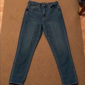 American Eagle Outfitters mom jeans